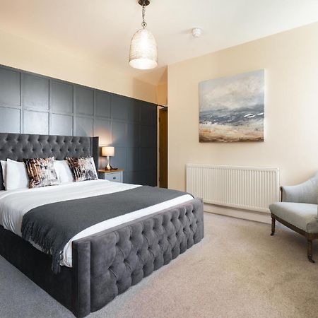 Rooms At The Dressers Arms ชอร์เลย์ ภายนอก รูปภาพ
