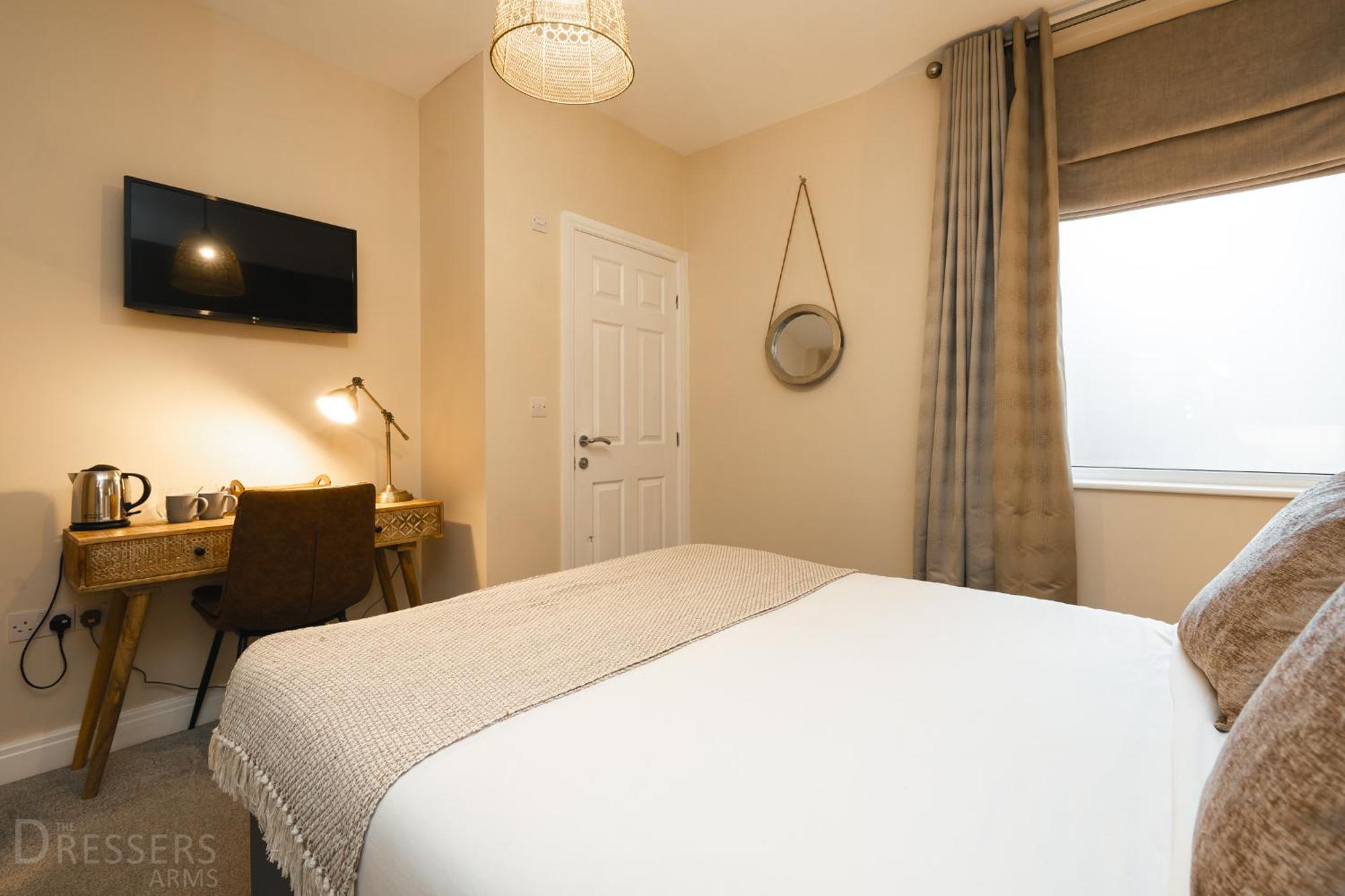 Rooms At The Dressers Arms ชอร์เลย์ ภายนอก รูปภาพ