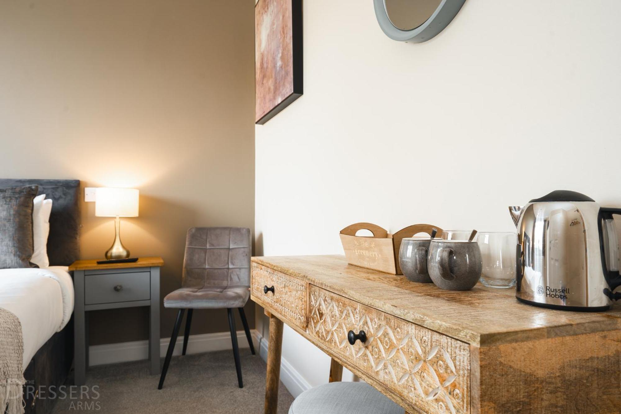 Rooms At The Dressers Arms ชอร์เลย์ ภายนอก รูปภาพ