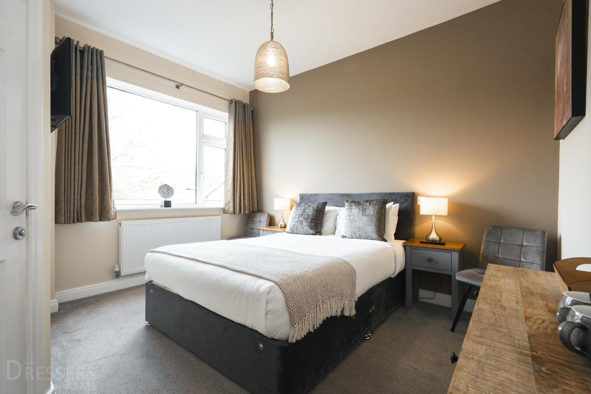 Rooms At The Dressers Arms ชอร์เลย์ ภายนอก รูปภาพ