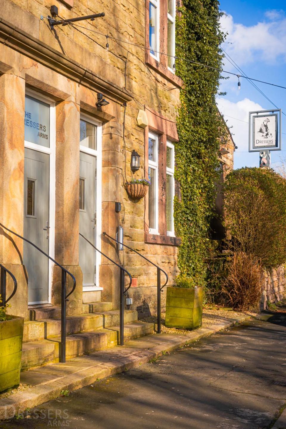 Rooms At The Dressers Arms ชอร์เลย์ ภายนอก รูปภาพ
