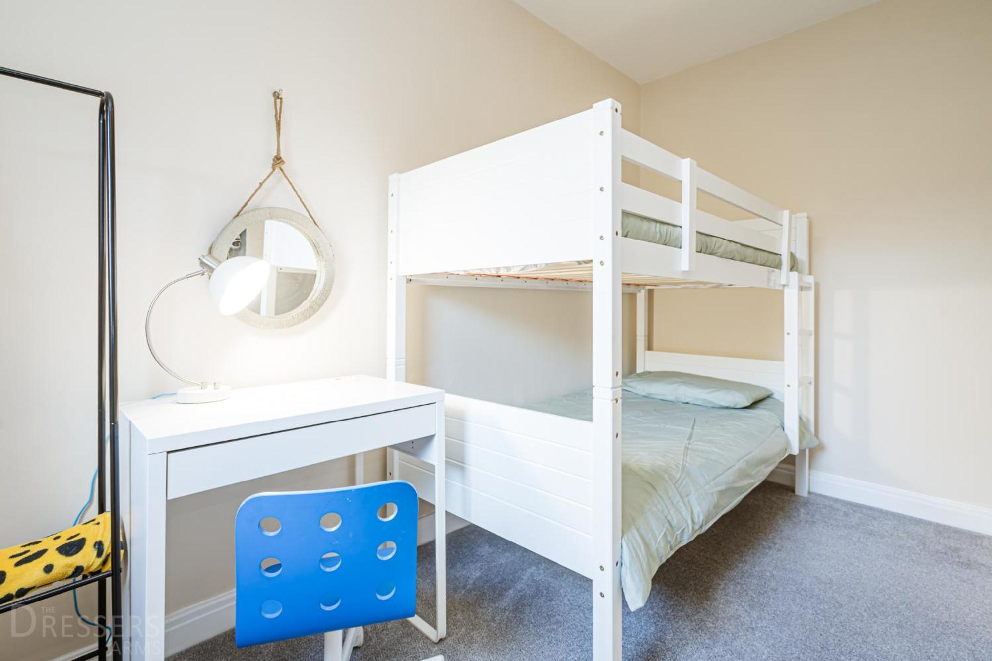 Rooms At The Dressers Arms ชอร์เลย์ ภายนอก รูปภาพ